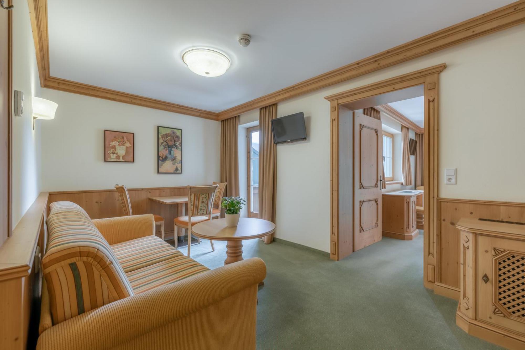 Kerschdorfer - Wohlfuehlhotel Garni - Adults Only Kaltenbach Exterior photo