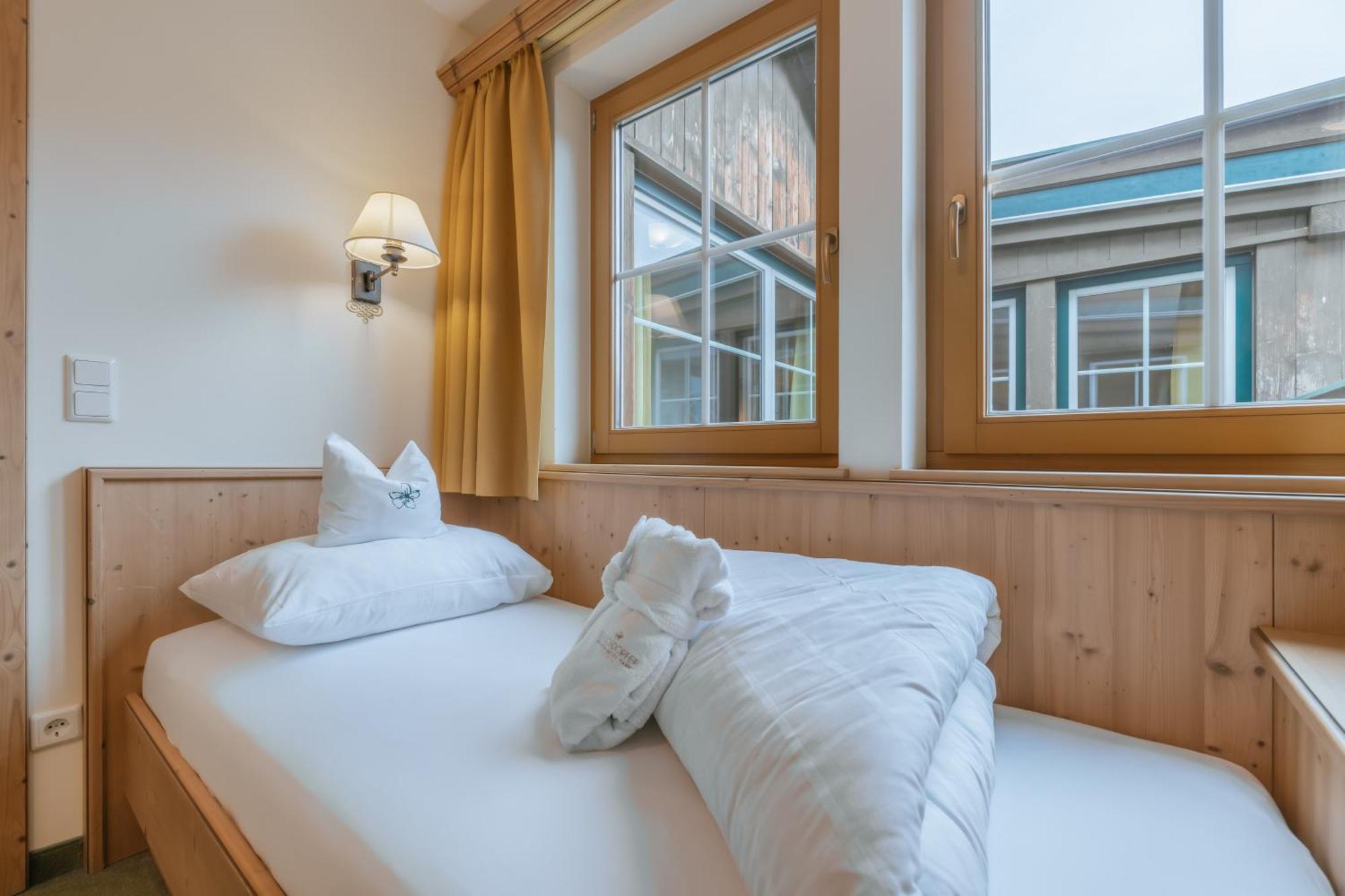 Kerschdorfer - Wohlfuehlhotel Garni - Adults Only Kaltenbach Exterior photo